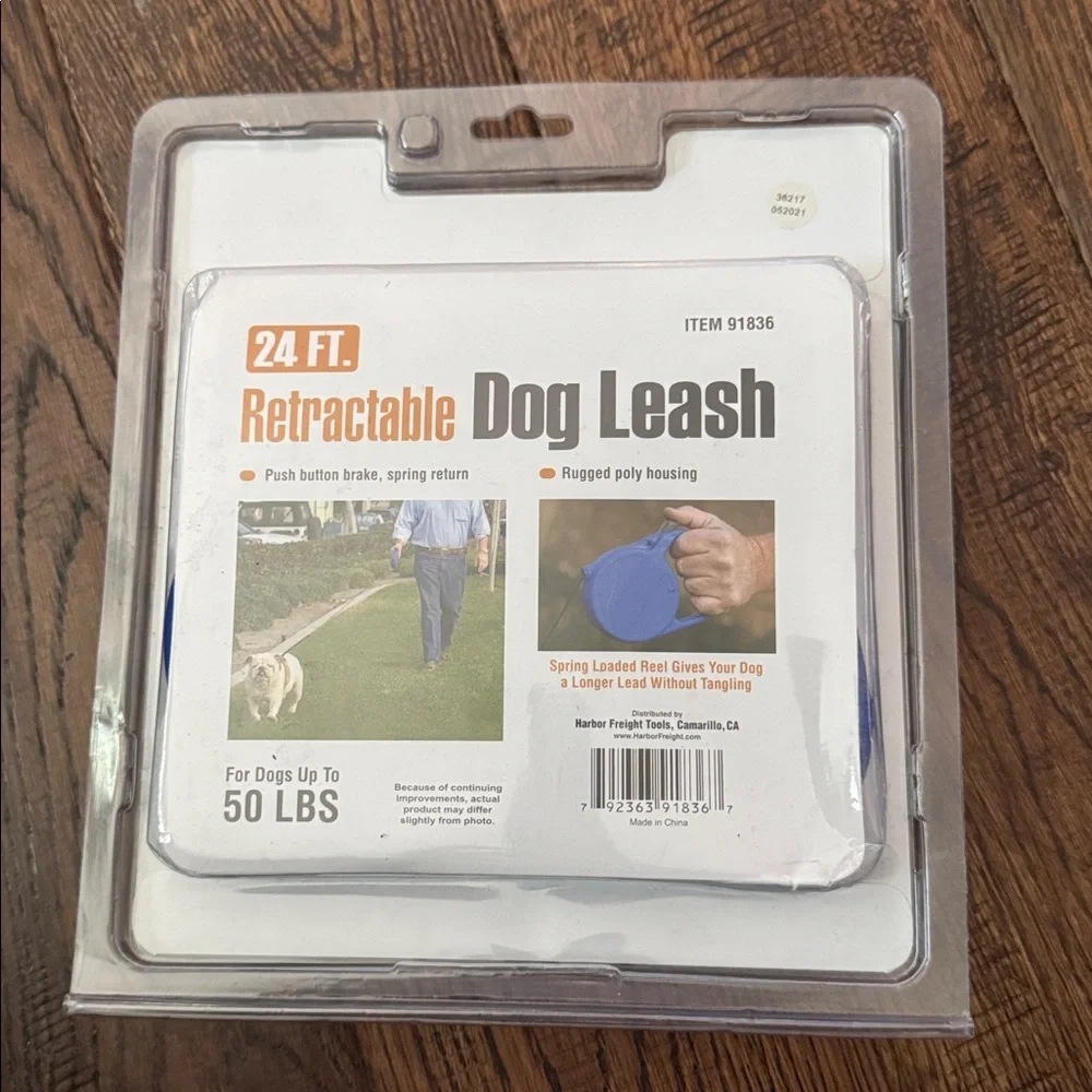NWT Blue Retractable Dog Leash 24 FT for Dogs Up To 50 LBS